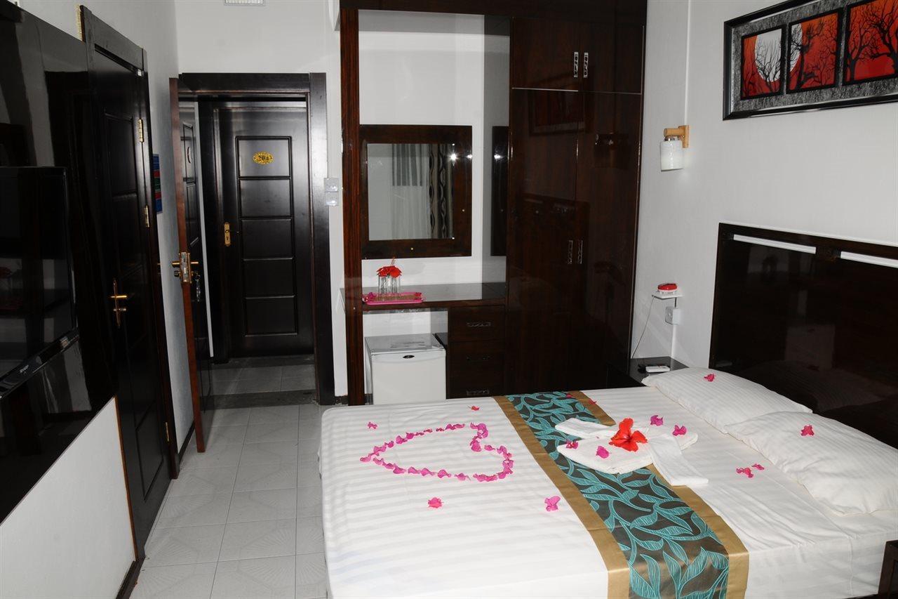 Manisa Hotel Flic-en-Flacq Buitenkant foto